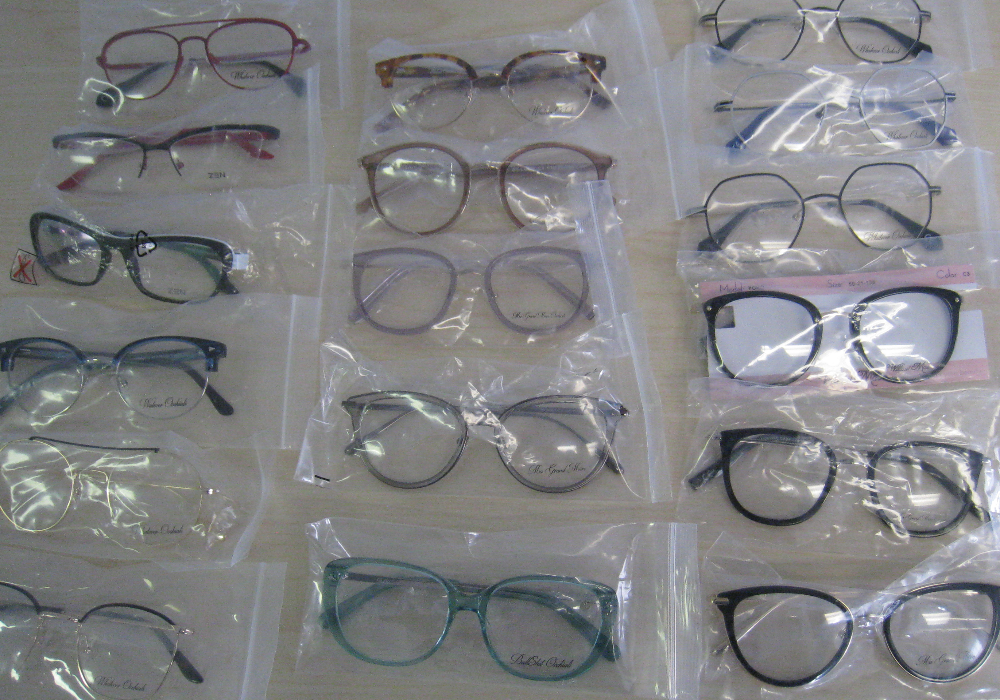 Des montures de lunettes &agrave; prix modique